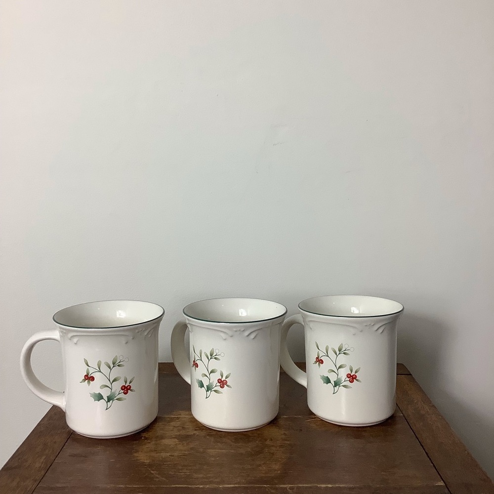 Set of Three pfaltzgraff Floral pattern coffee Mug